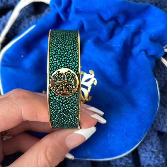 Rustic Cuff Green bracelet - Picture 3 of 4